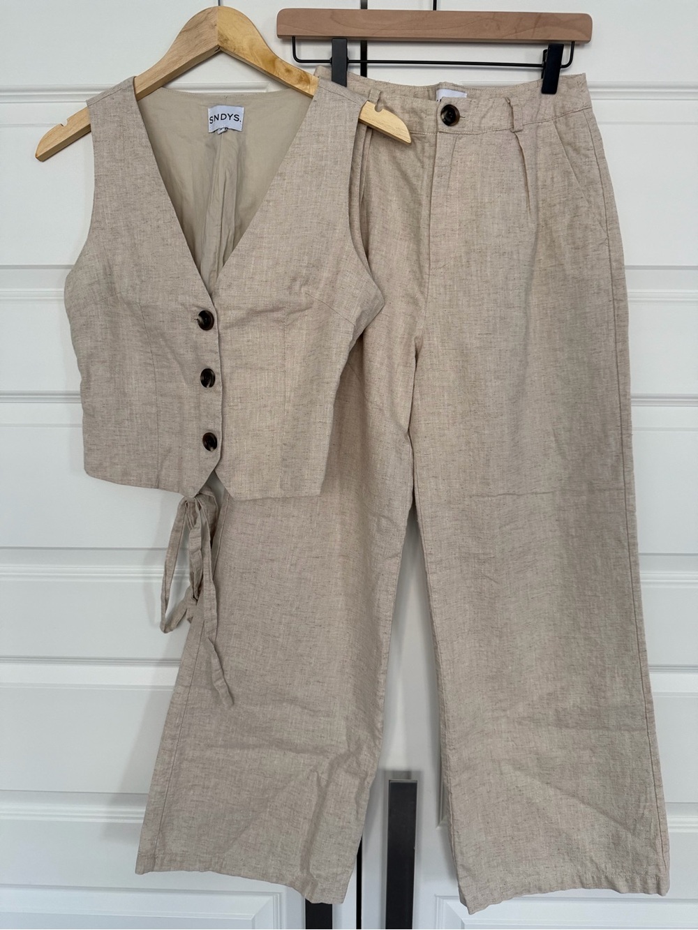 SNDYS - Beige Linen Vest & Pants Set